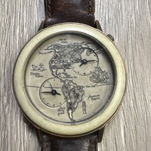 Rare Vintage 1995 Fossil Stone Face NORTH‎ AMERICA Continents Leather BW-6736